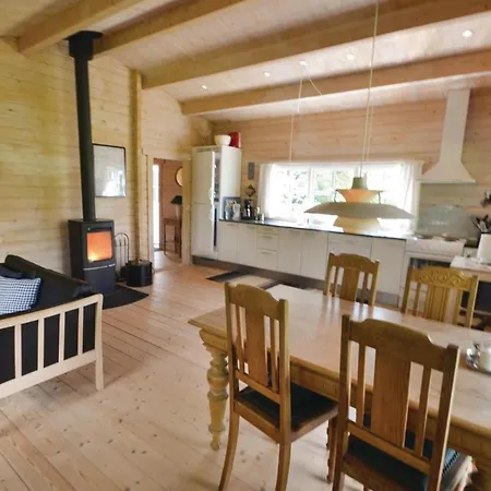 Three-bedroom Holiday In *