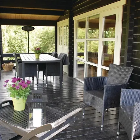 בית נופש Three-bedroom Holiday In *